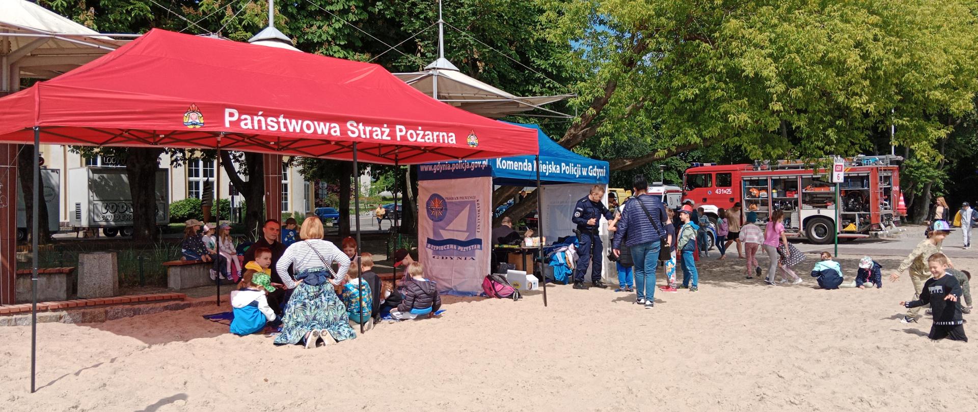 Policja i Straż Pożarna uczą dzieci pierwszej pomocy