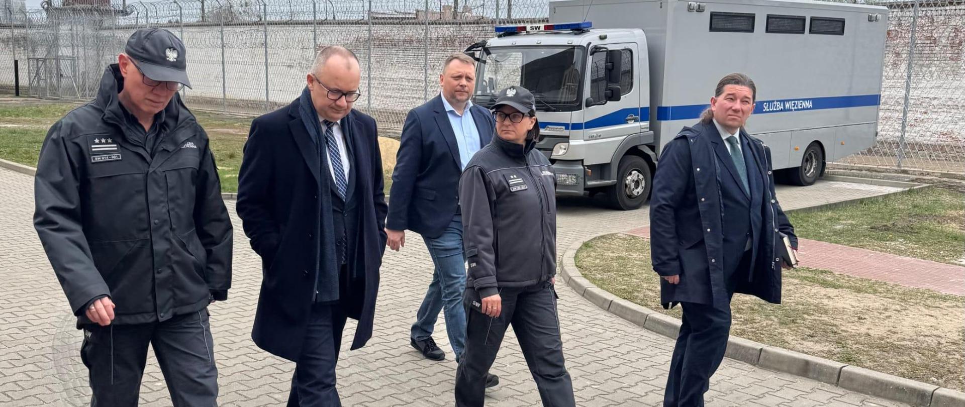 Minister Sprawiedliwości z wizytą w Zakładzie Karnym w Nowogardzie