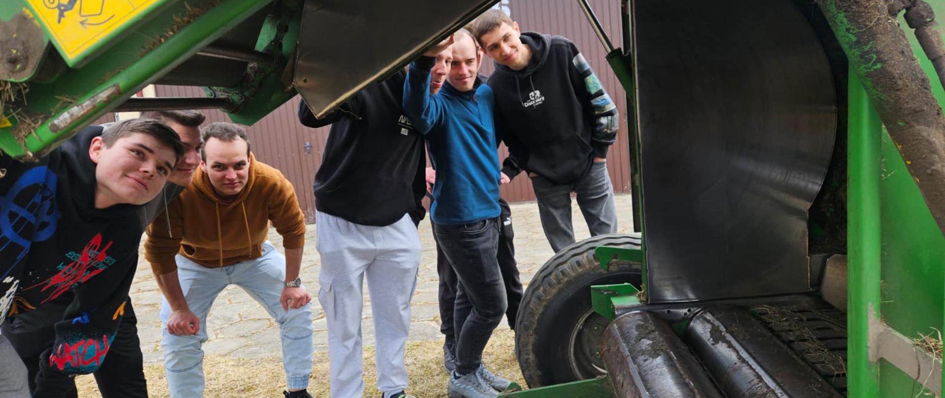 Uczniowie podczas kursu 7