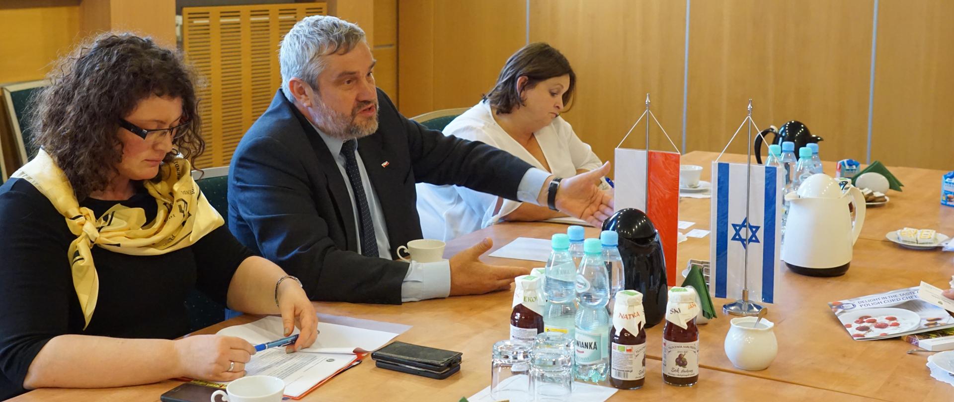 Minister Jan Krzysztof Ardanowski w trakcie spotkania z Ambasador Izraela