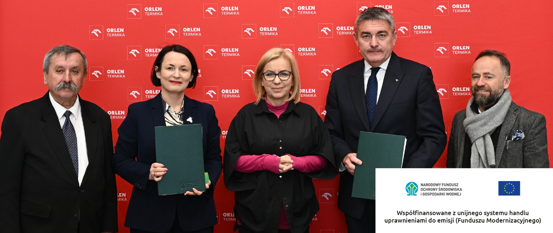 Na zdjęciu od lewej strony: Józef Matysiak, zastępca prezesa zarządu NFOŚiGW, Dorota Zawadzka-Stępniak, prezes zarządu NFOŚiGW, Paulina Hennig-Kloska, ministra Klimatu
i Środowiska, Andrzej Gajewski, prezes zarządu ORLEN Termika, Michał Olszewski członek zarządu ORLEN Termika.