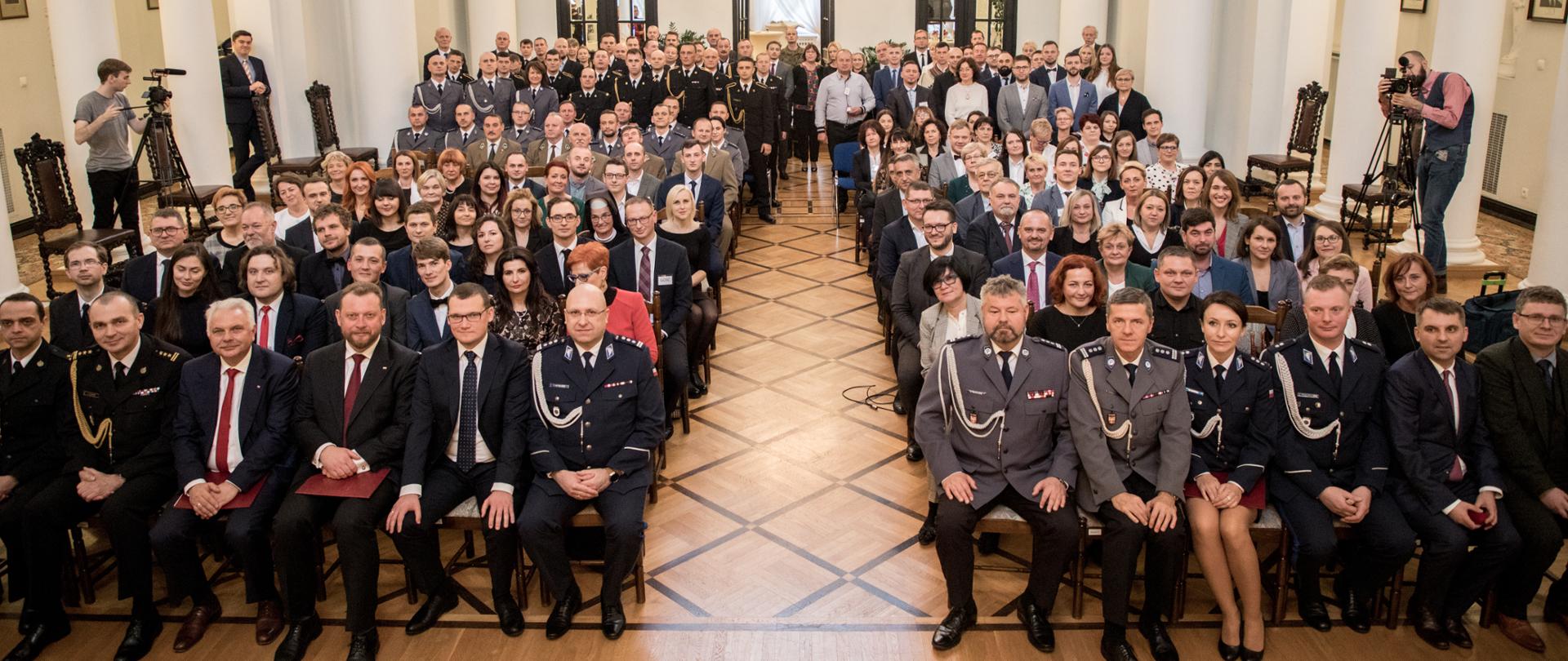 Minister Zdrowia odznaczył bohaterów z Tatr