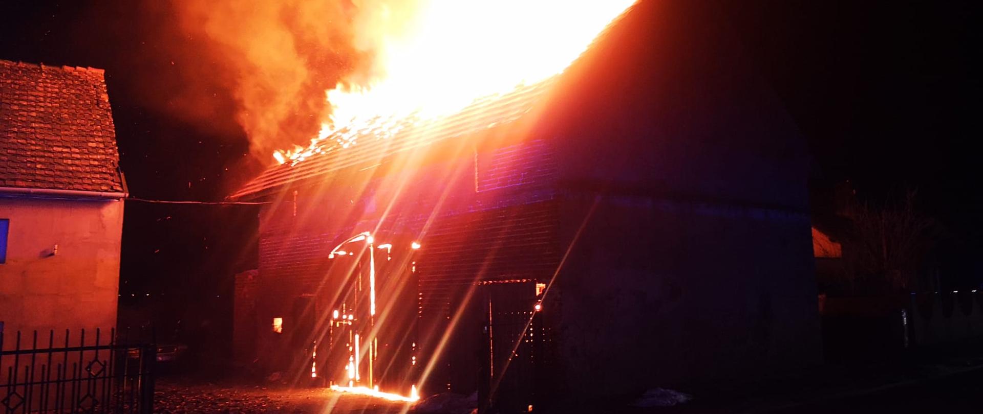 Pożar budynku gospodarczego Nowa Wieś