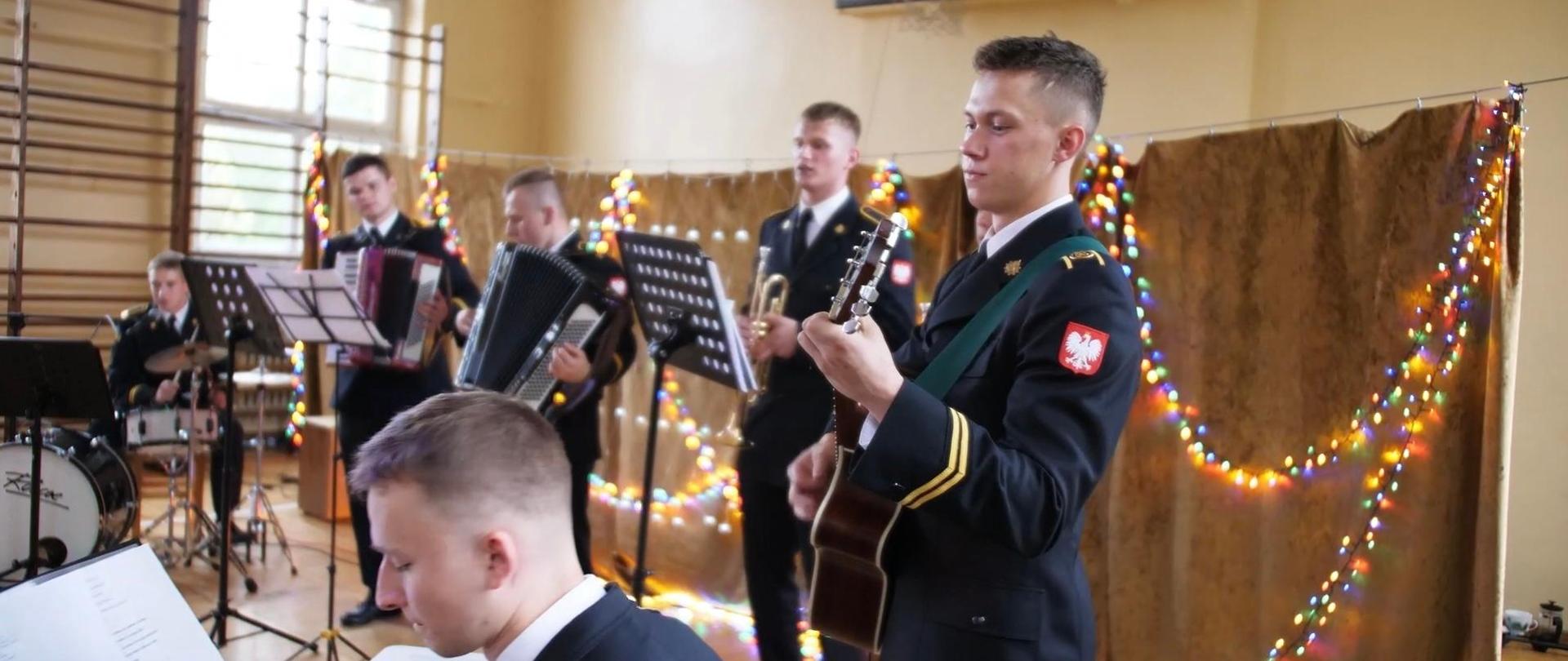 Koncert kadetów -muzykoterapia