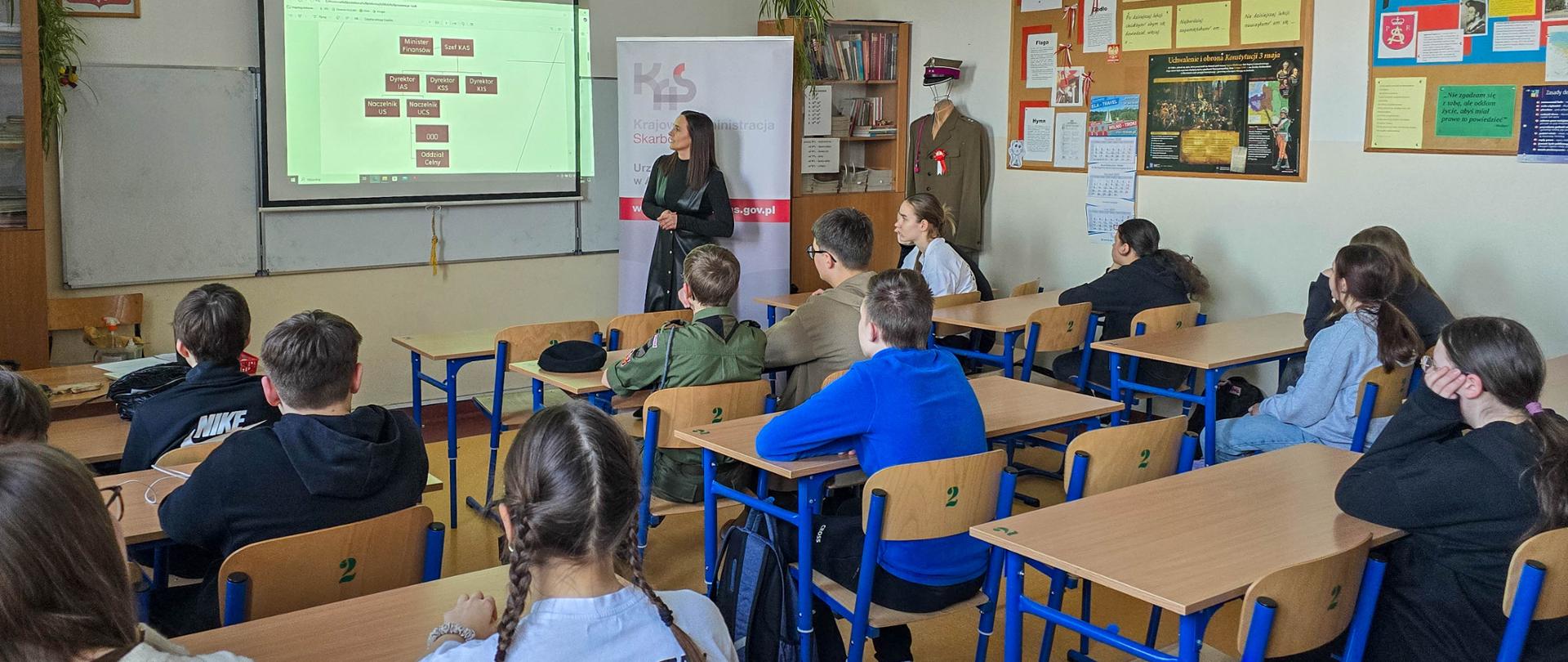 Spotkanie podlaskiej KAS z uczniami