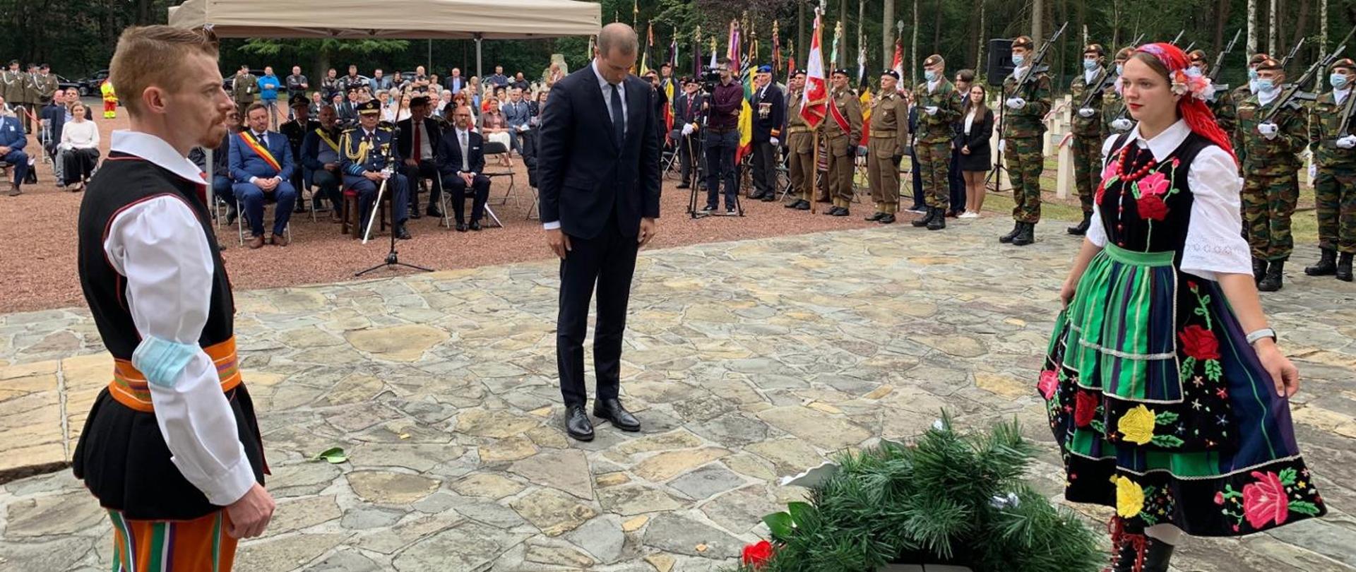 Ambassador pays Tribute to fallen soldiers