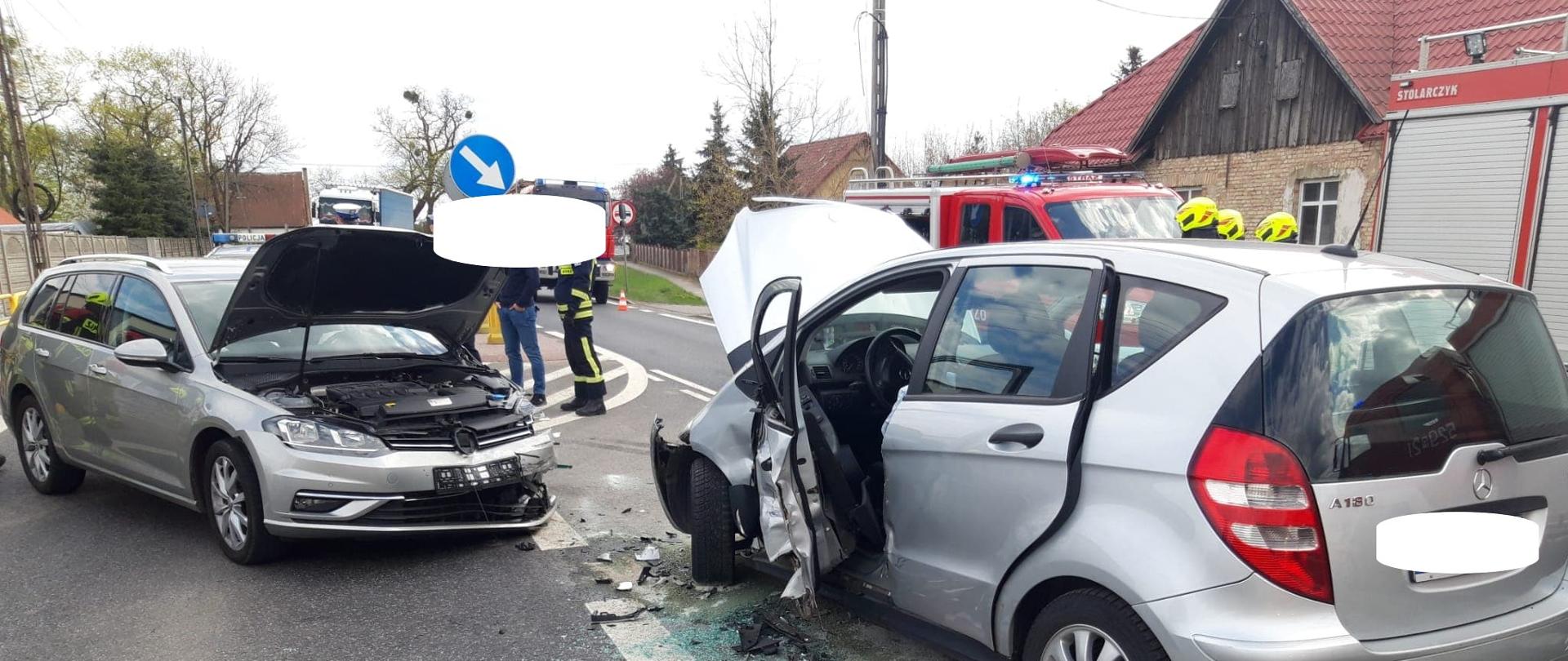 Zderzenie dwóch samochodów osobowych marki MERCEDES A180 oraz VOLKSWAGEN GOLF V na 231. kilometrze drogi krajowej nr 11 na wysokości miejscowości Gościejewo.