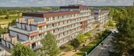 Widok z góry pięciopiętrowego budynku Centrum Rehabilitacji Rolników KRUS w Horyńcu-Zdroju