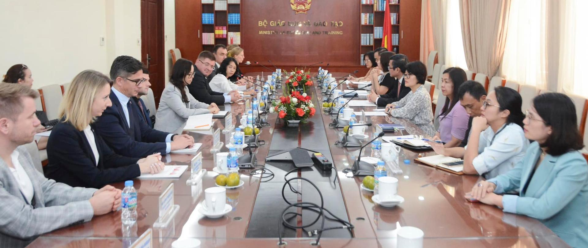 Chuyến thăm của Thứ trưởng Rzymkowski tại Việt Nam (ảnh: Đại sứ quán Cộng hòa Ba Lan tại Việt Nam)