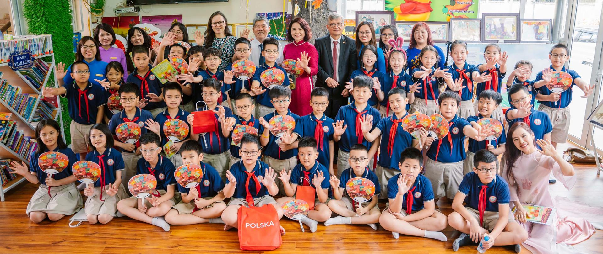 "PHIÊU LƯU CÙNG CÁC TRUYỀN THUYẾT BA LAN: 6 câu chuyện truyền cảm hứng cho các nhà thám hiểm nhỏ tuổi"