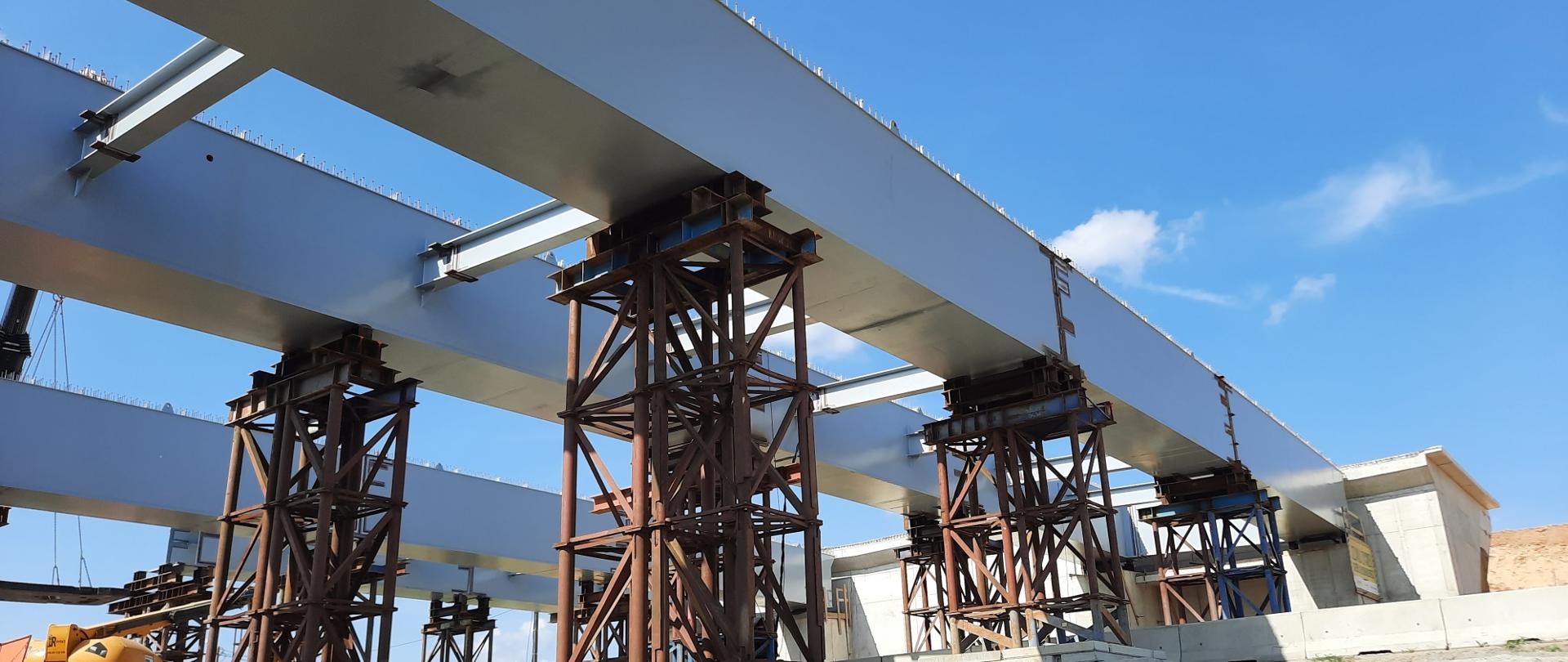 Budowa S19 Rzeszów Południe - Babica - widok na budowę estakady ES-10 nad DW988 w Babicy