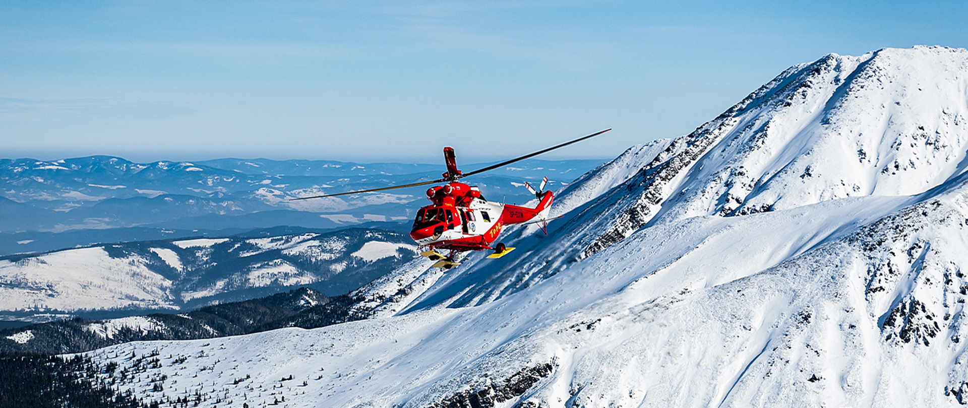 Helikopter w górach