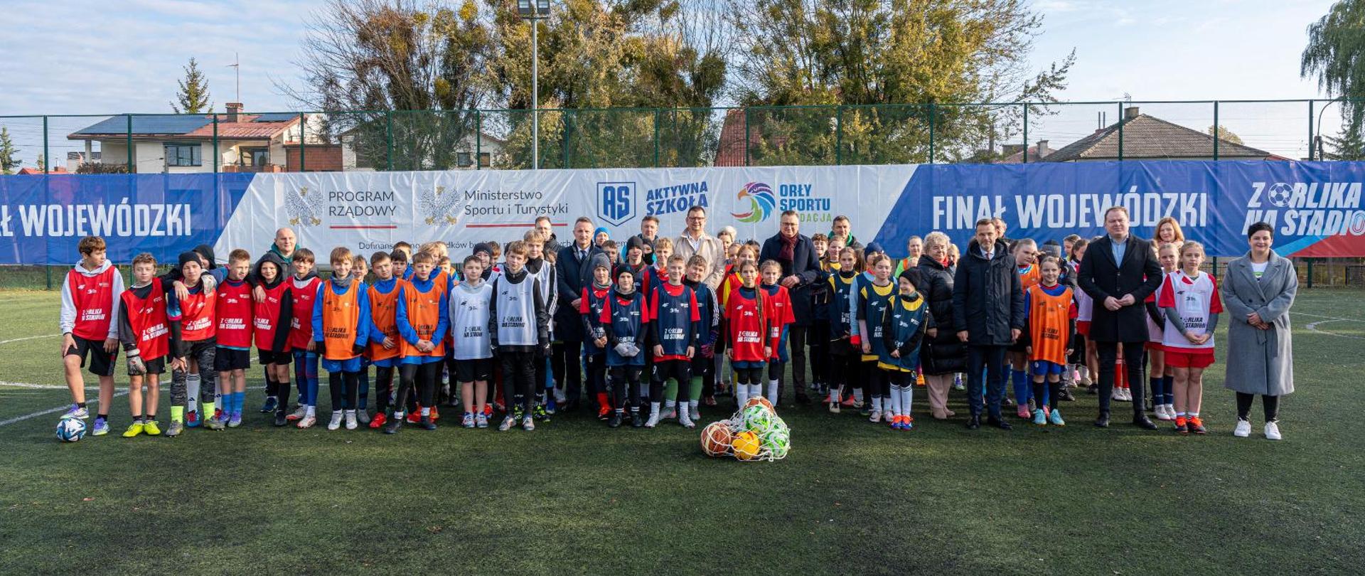 Wojewódzki finał turnieju "Z orlika na stadion". Najlepsze dziewczęce i chłopięce drużyny z Podlaskiego walczą o awans do finału na Stadionie Narodowym w Warszawie