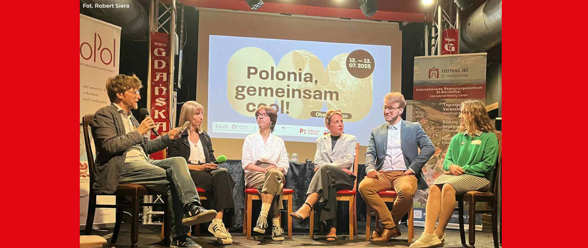 Panel dyskusyjny "Wielojęzyczne wychowanie i korzyści społeczne. Nastolatki i młodzi dorośli relacjonują"
