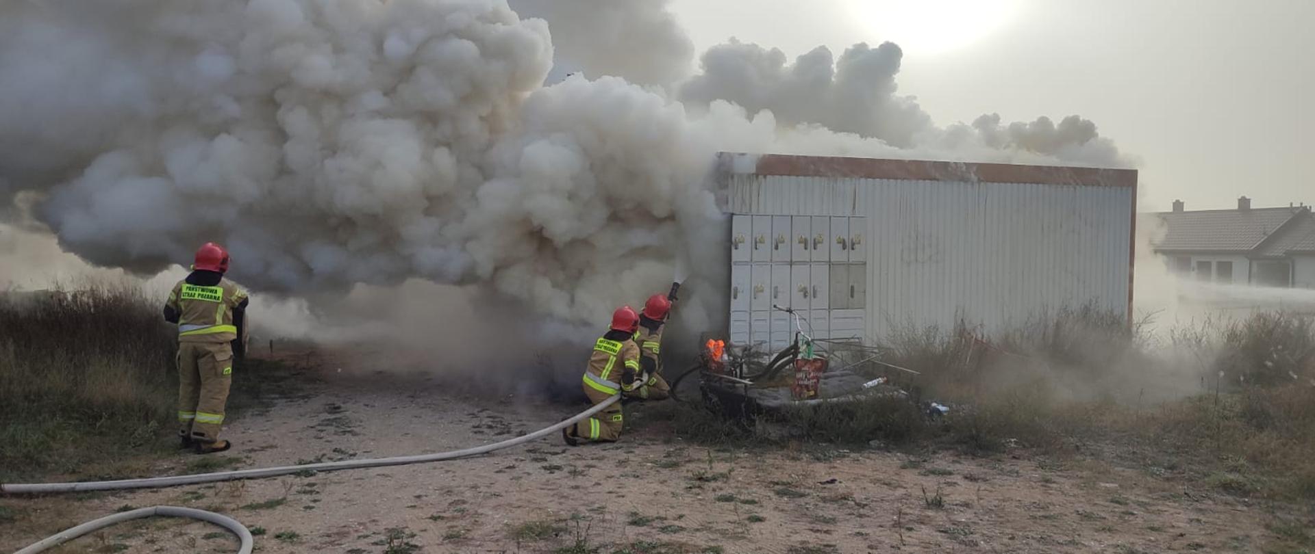 Pożar obiektu kontenerowego - działania ratownicze