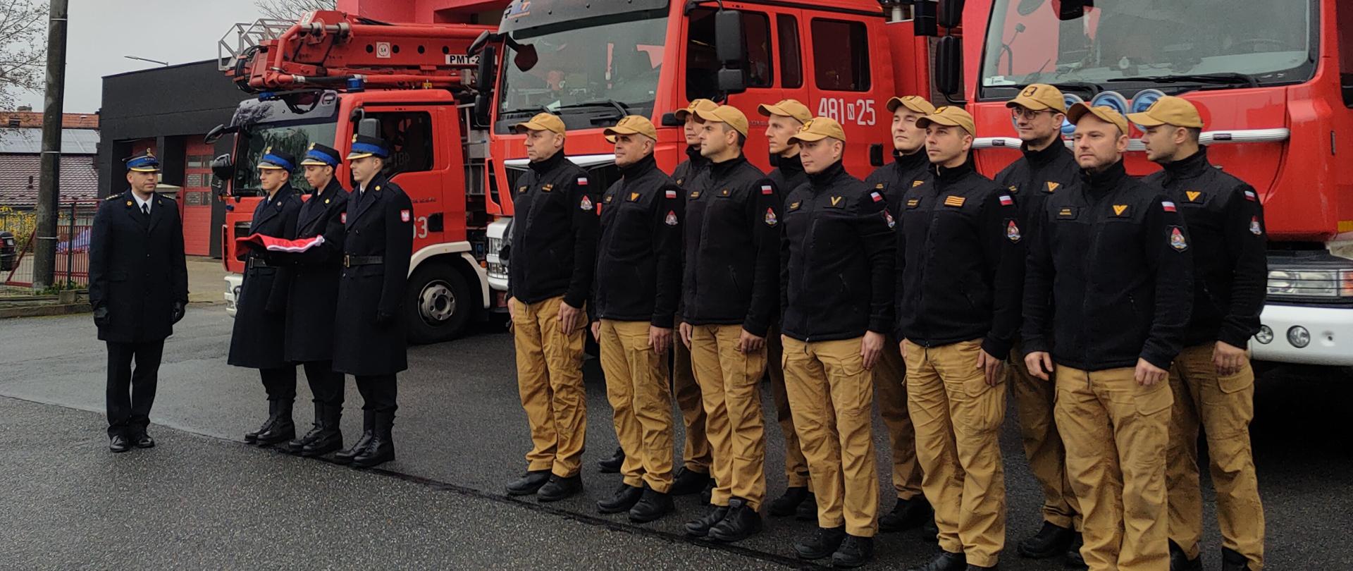 uroczysta zmiana służby z okazji Narodowego Święta Niepodległości