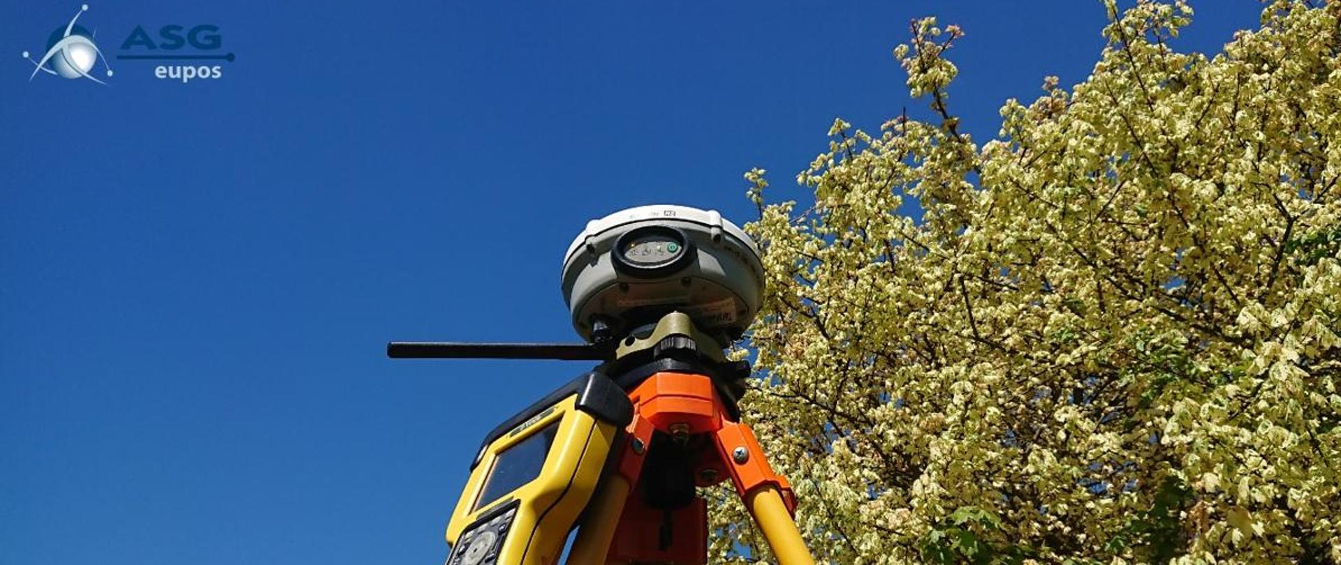 Ilustracja prezentująca odbiornik ruchomy do pomiarów z ASG-EUPOS