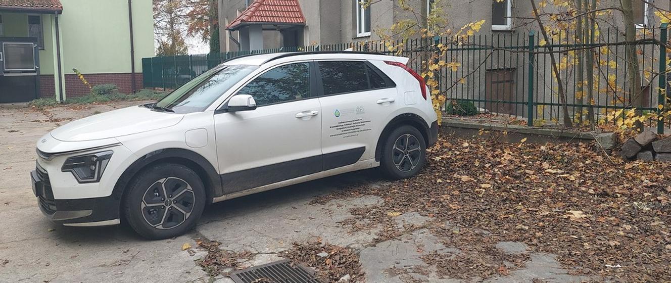 Ekoflota aut hybrydowych plug in dla WIORiN Koszalin wraz z naściennymi ...