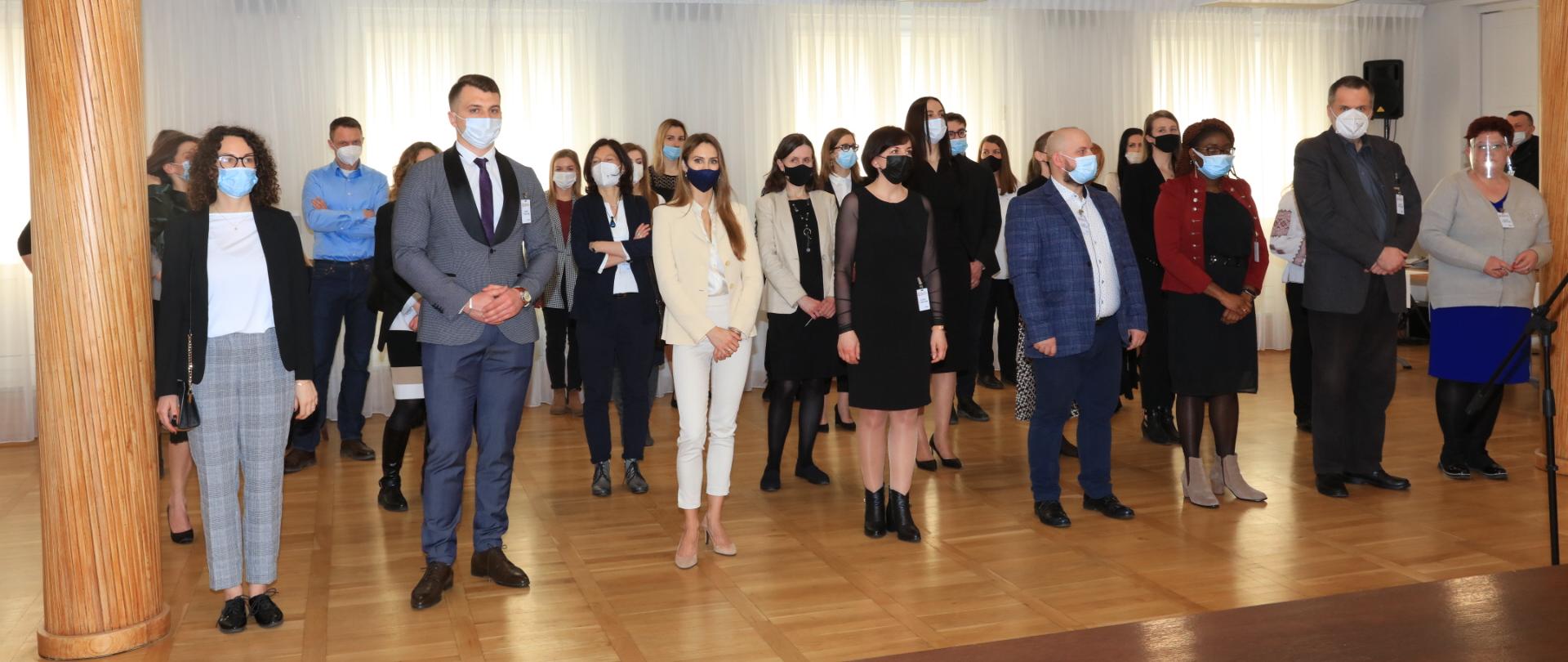 W Ministerstwie Sprawiedliwości odbyło się uroczyste zaprzysiężenie tłumaczy przysięgłych. Wśród nich nowi tłumacze przysięgli z języka ukraińskiego. 