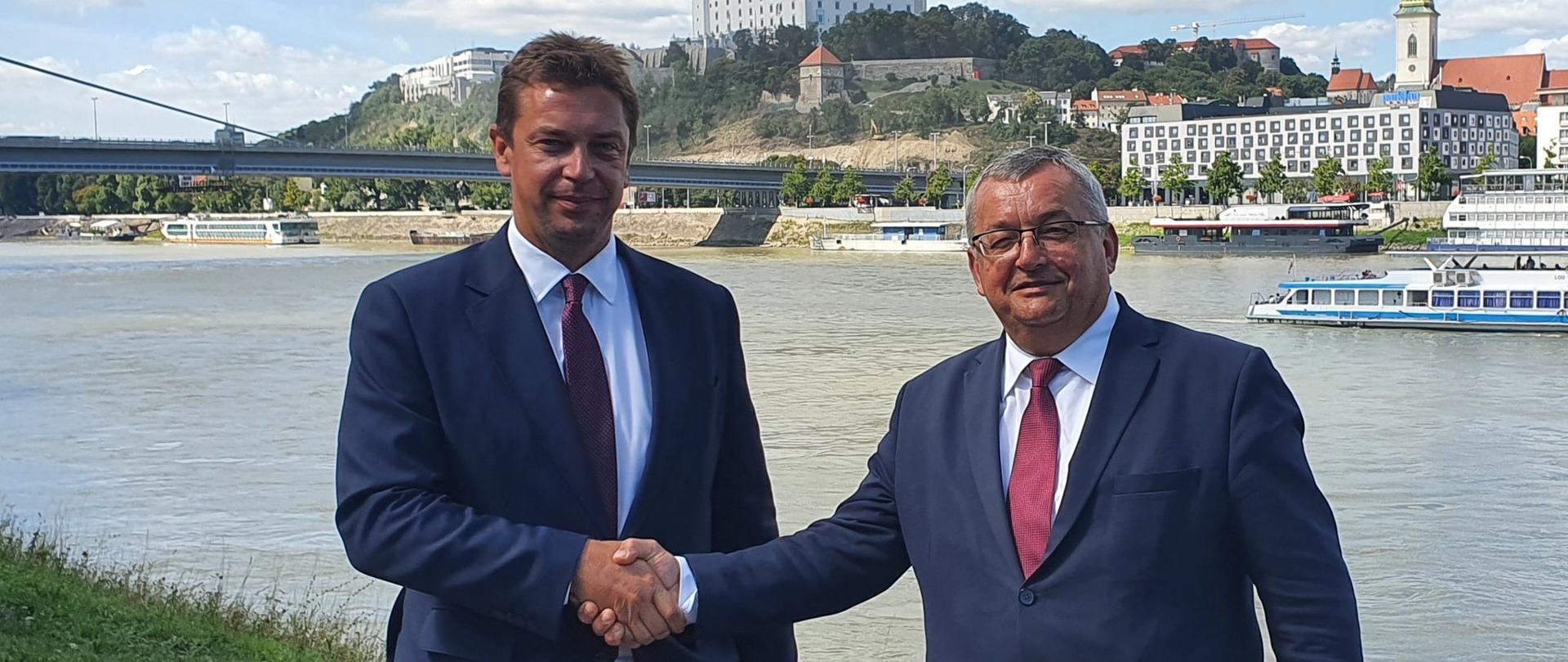 Minister A. Adamczyk z Ministrem Transportu i Budownictwa Słowacji A. Doležalem