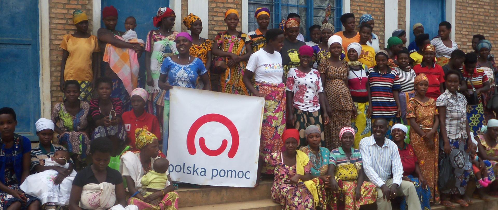 Podniesienie kompetencji społecznych kobiety pigmejskiej w Burundi – szkolenia fot. Amb. RP w Dar es Salaam