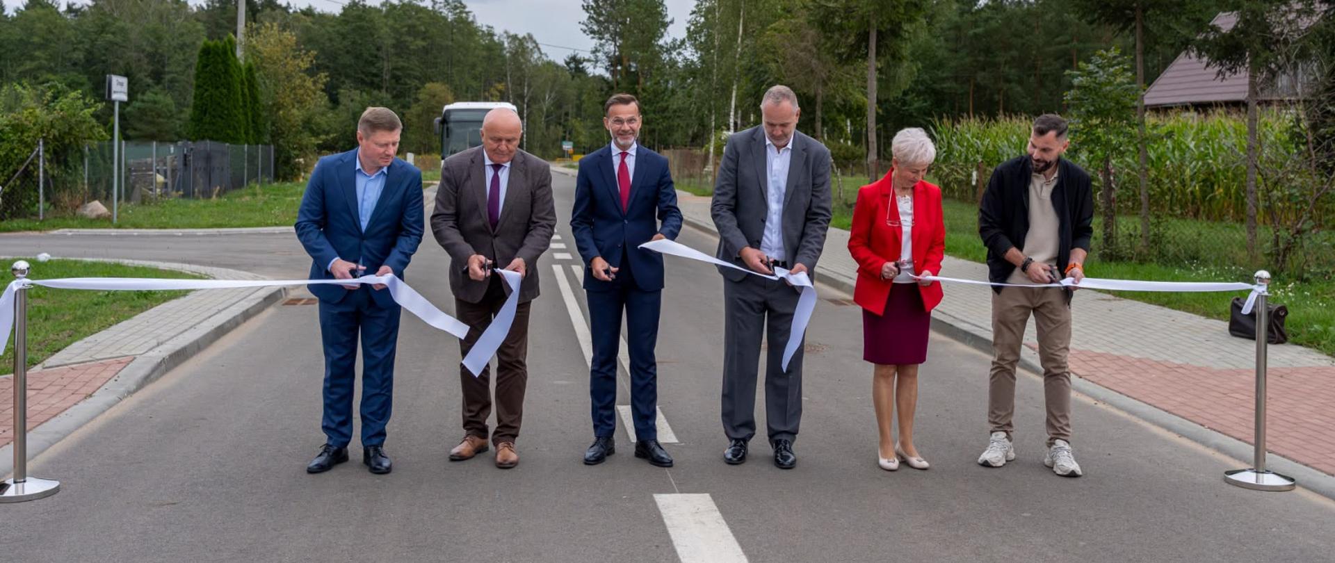 Otwarcie dwóch inwestycji drogowych w gminie Turośń Kościelna