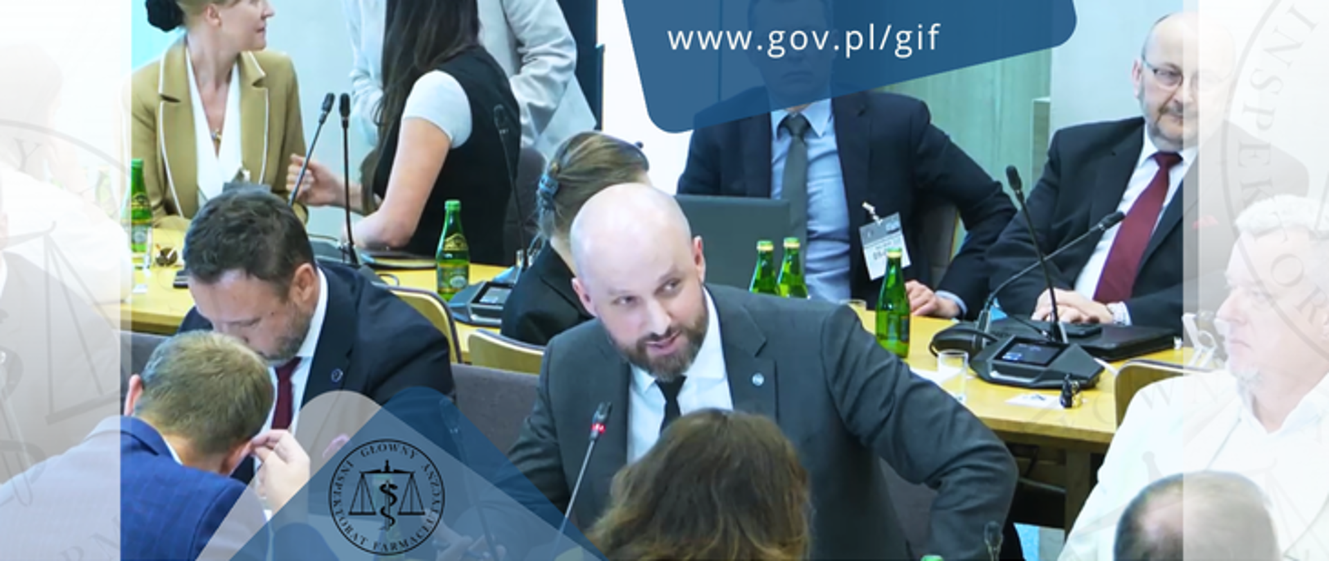 Główny Inspektor Farmaceutyczny Łukasz Pietrzak podczas posiedzenia Komisji Zdrowia poświęconego projektowi "Lex Szarlatan".