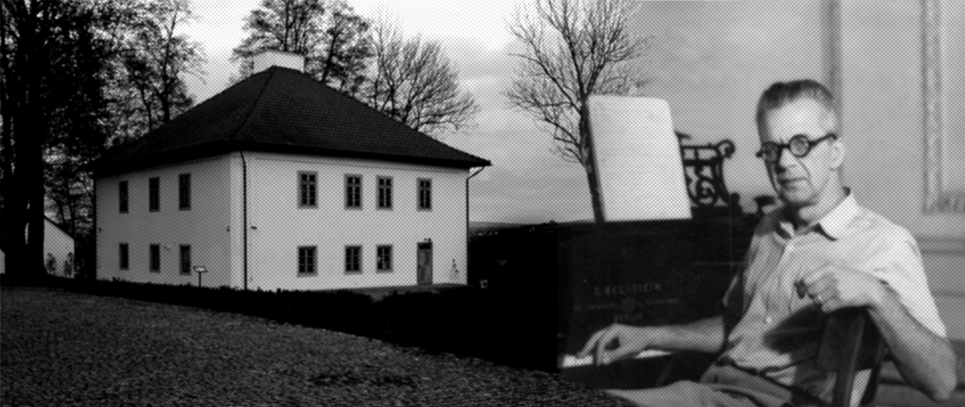 Baner czarnobiały składa się z kolażu dwóch zdjęć. Z lewej strony ujęcie Oficyny przy Zespole Parkowo-Dworskim i Folwarcznym w Wiśniowej. Z prawej zdjęcie Zygmunta Mycielskiego, siedzącego przy pianinie.