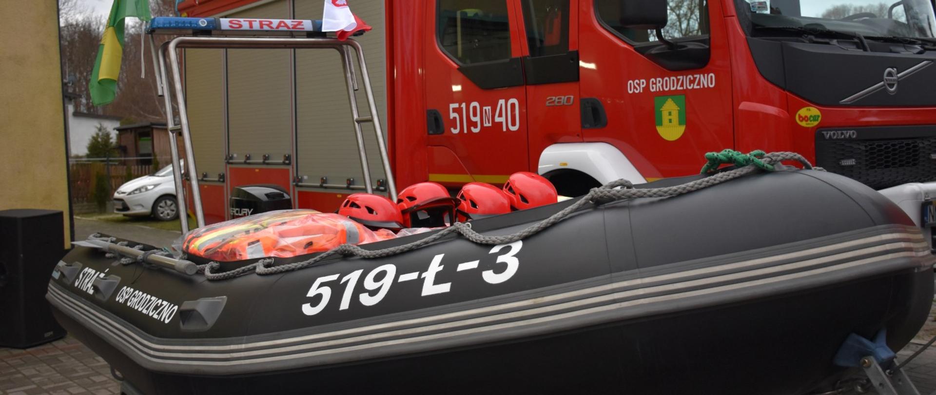 Przekazanie samochodu pożarniczego do OSP Zwiniarz oraz łodzi ratowniczej i sprzętu do OSP Grodziczno – w uroczystości udział wziął Warmińsko-Mazurski Komendant Wojewódzki PSP