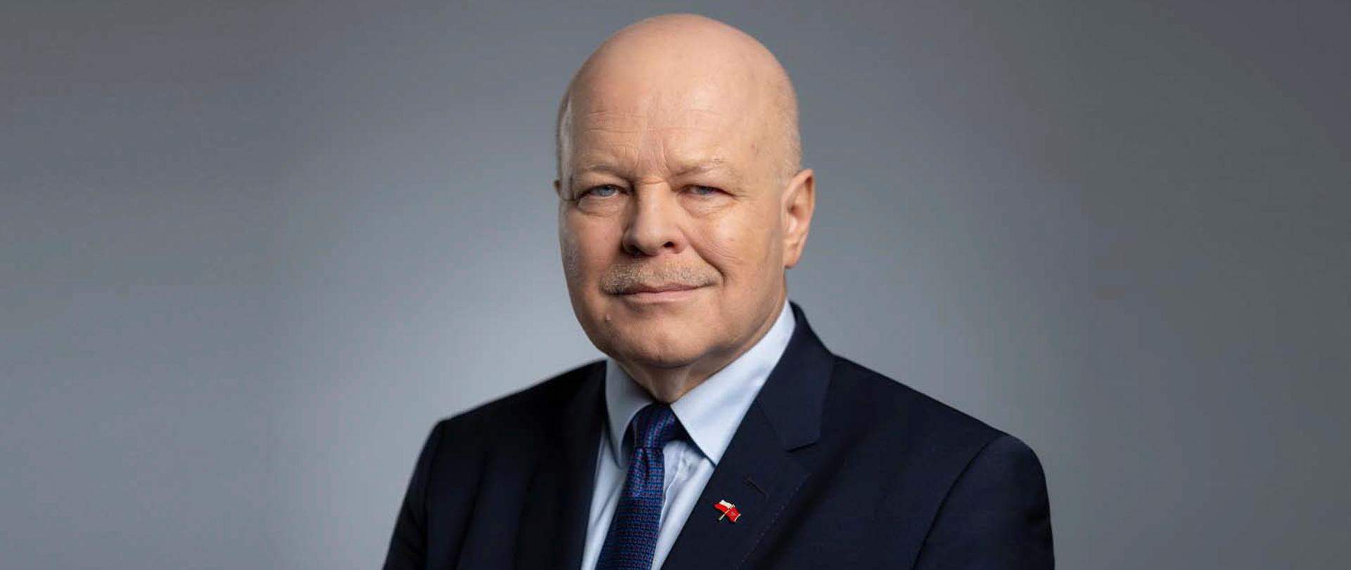 Zdjęcie kierownika placówki Chargé d'Affaires a.i. Piotr Stachańczyk - portret 