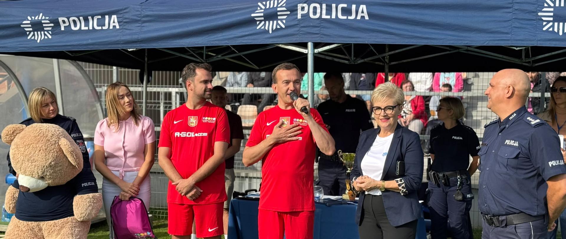 Sport, emocje i pomoc dla Mai. Wicewojewoda Mateusz Szauer wziął udział w charytatywnym turnieju w Ostródzie