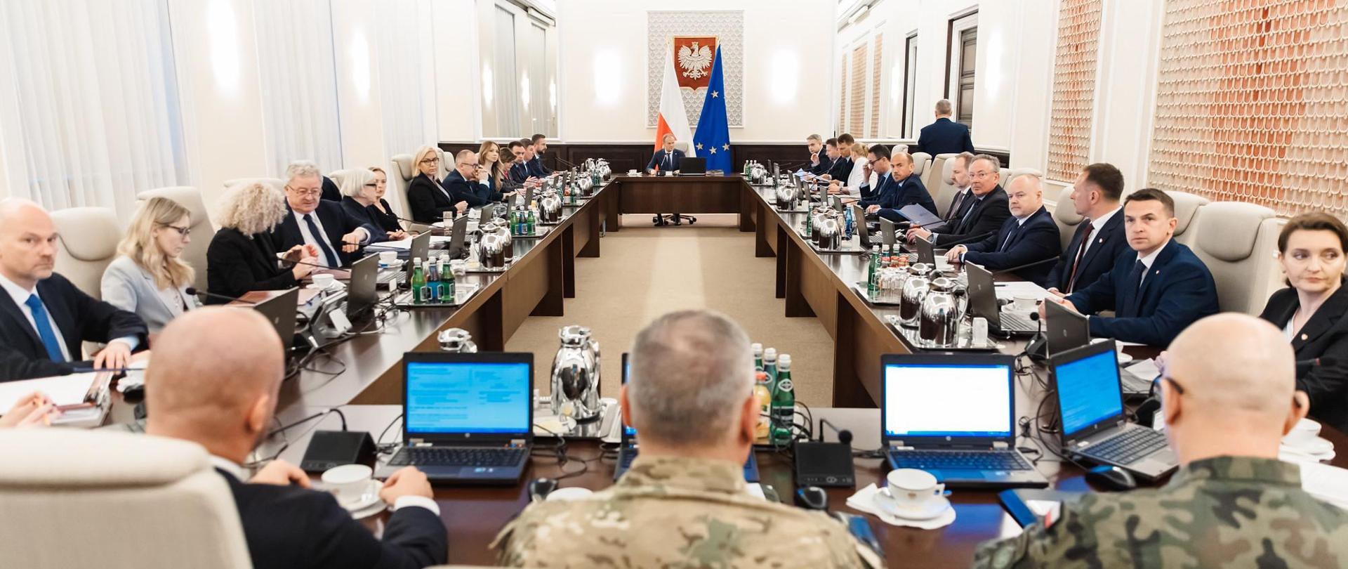 Chronimy zdrowie pracownic i pracowników! Rada Ministrów przyjęła kolejny projekt MRPiPS