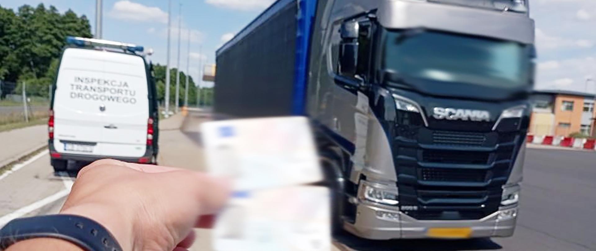 Ciężarówka niderlandzkiego przewoźnika i karty, na których rejestrował czas jazdy kierowca skontrolowany przez inspektorów kujawsko-pomorskiej ITD. Na pierwszym planie dwie karty kierowcy, którymi posługiwał się kierowca ciężarówki. Dalej - po lewej inspekcyjny furgon, a po prawej zatrzymana ciężarówka.