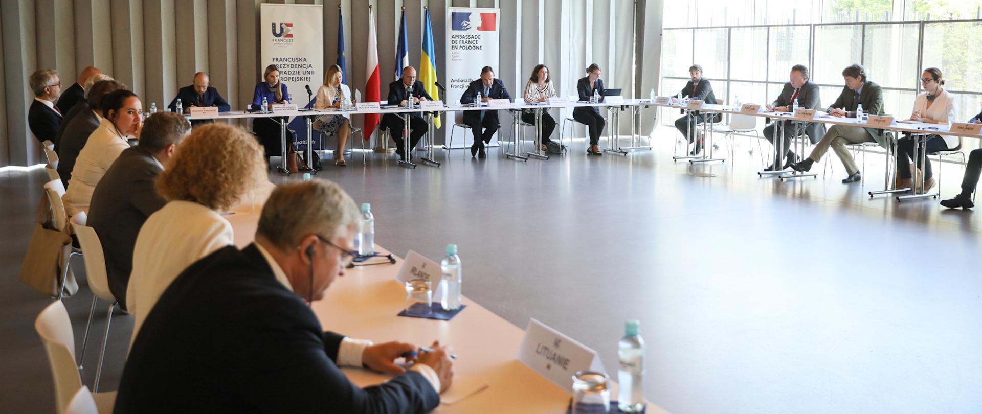 Minister Zbigniew Rau met with ambassadors of EU member states accredited to Warsaw