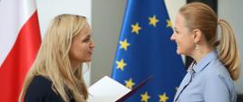 min. Jolanta Sobierańska-Grenda wręcza nominację wiceminister Katarzynie Kęckiej