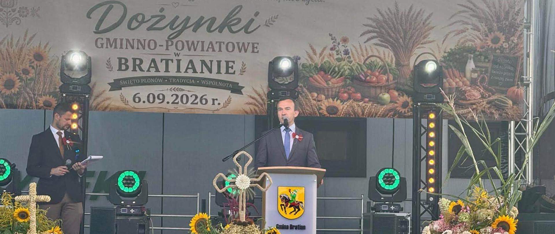 Wicewojewoda Mateusz Szauer na dożynkach w Gminie Bratian