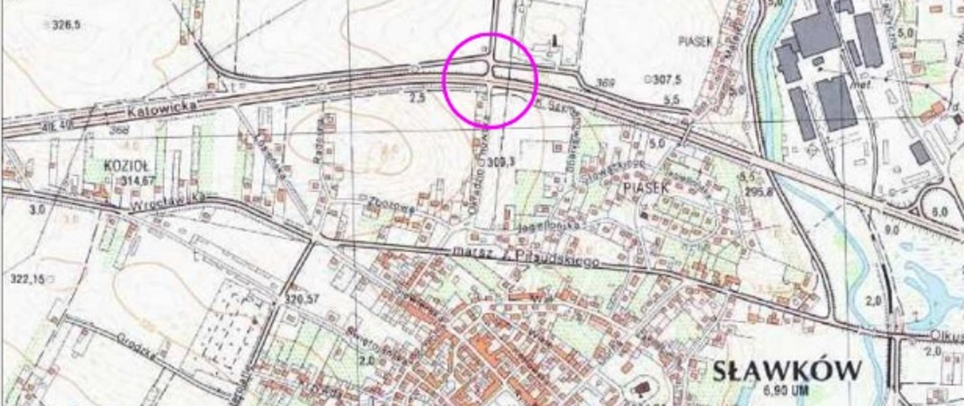 Lokalizacja przebudowy skrzyżowania wraz z budową sygnalizacji świetlnej na skrzyżowaniu DK94 z ul. Okradzionowską w Sławkowie.