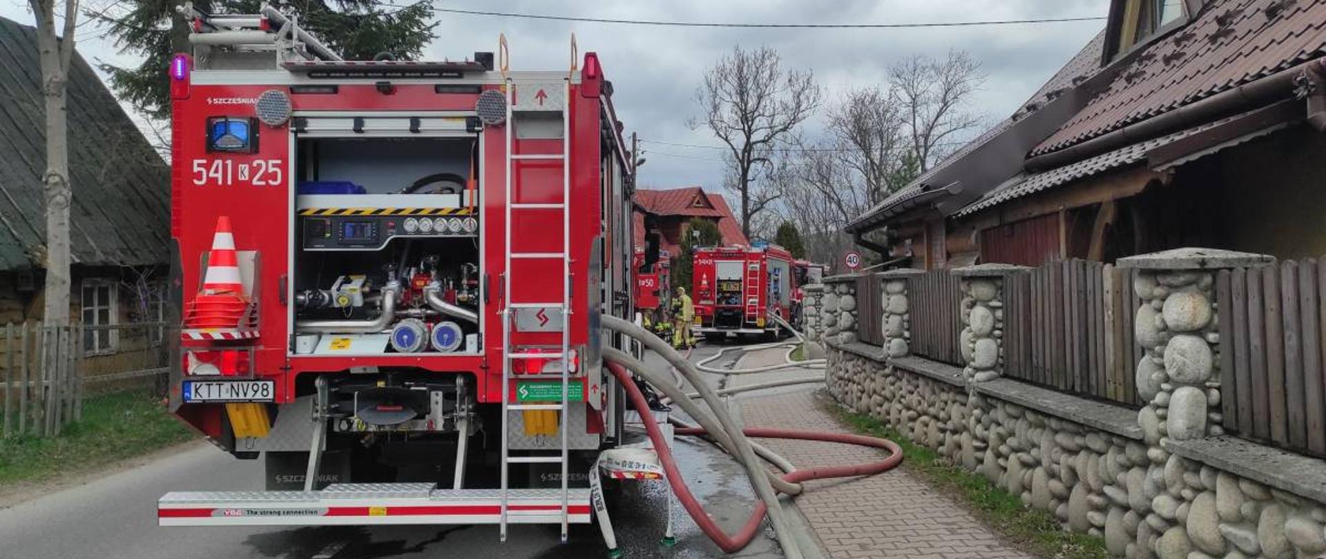 Pożar drewnianego budynku w Zakopanem przy ul. Bachledy
