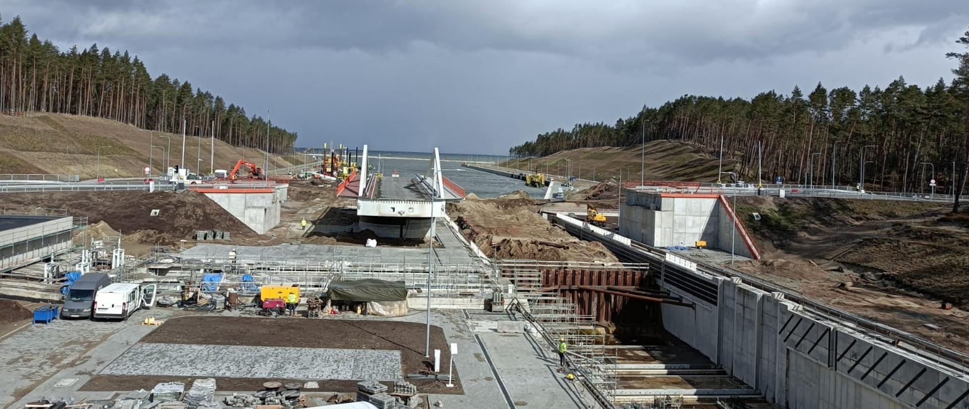 Widok na przekop Mierzei Wiślanej [kwiecień 2022 r.]