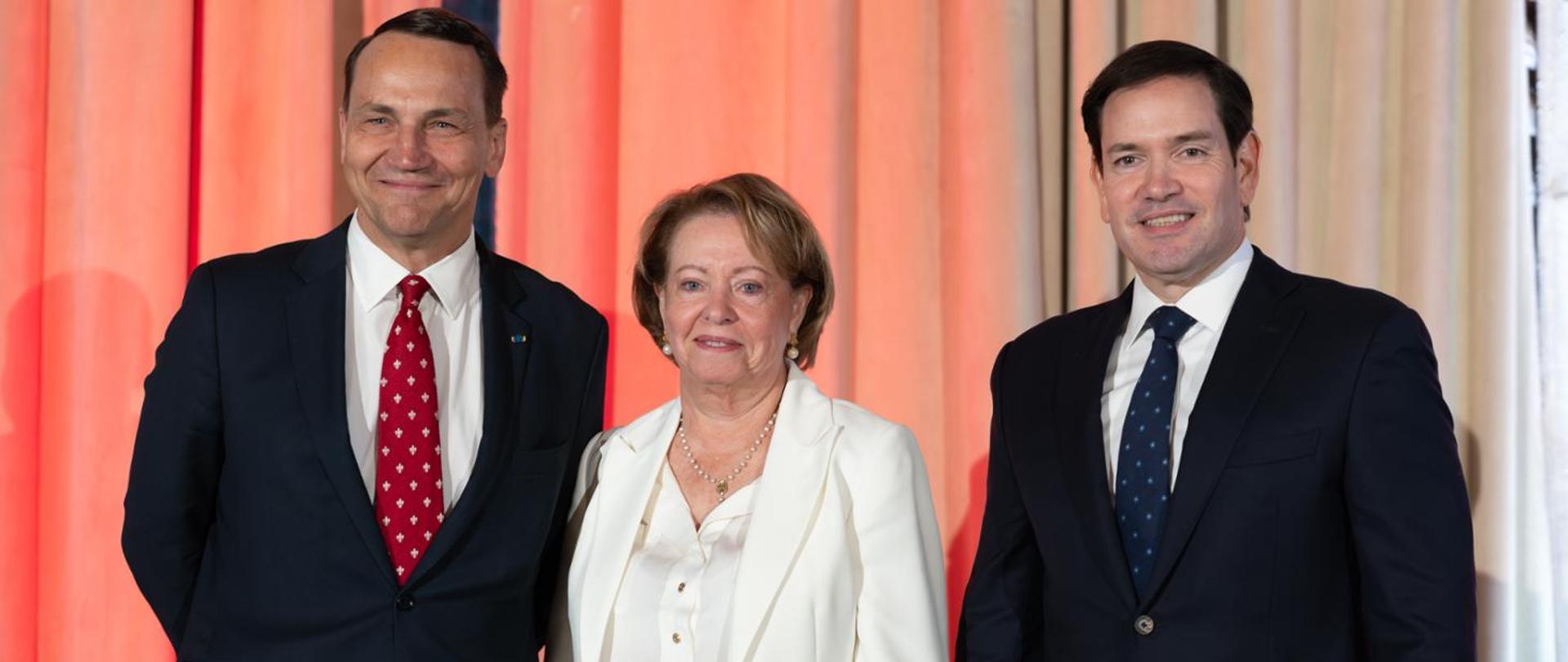 Minister R. Sikorski Nagroda im. Lecha Wałęsy