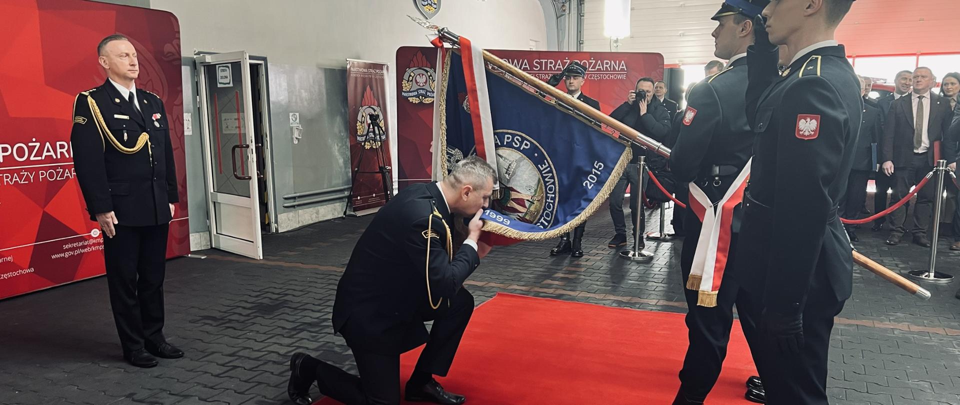 Uroczysta zbiórka z okazji zdania obowiązków Komendanta Miejskiego PSP w Częstochowie