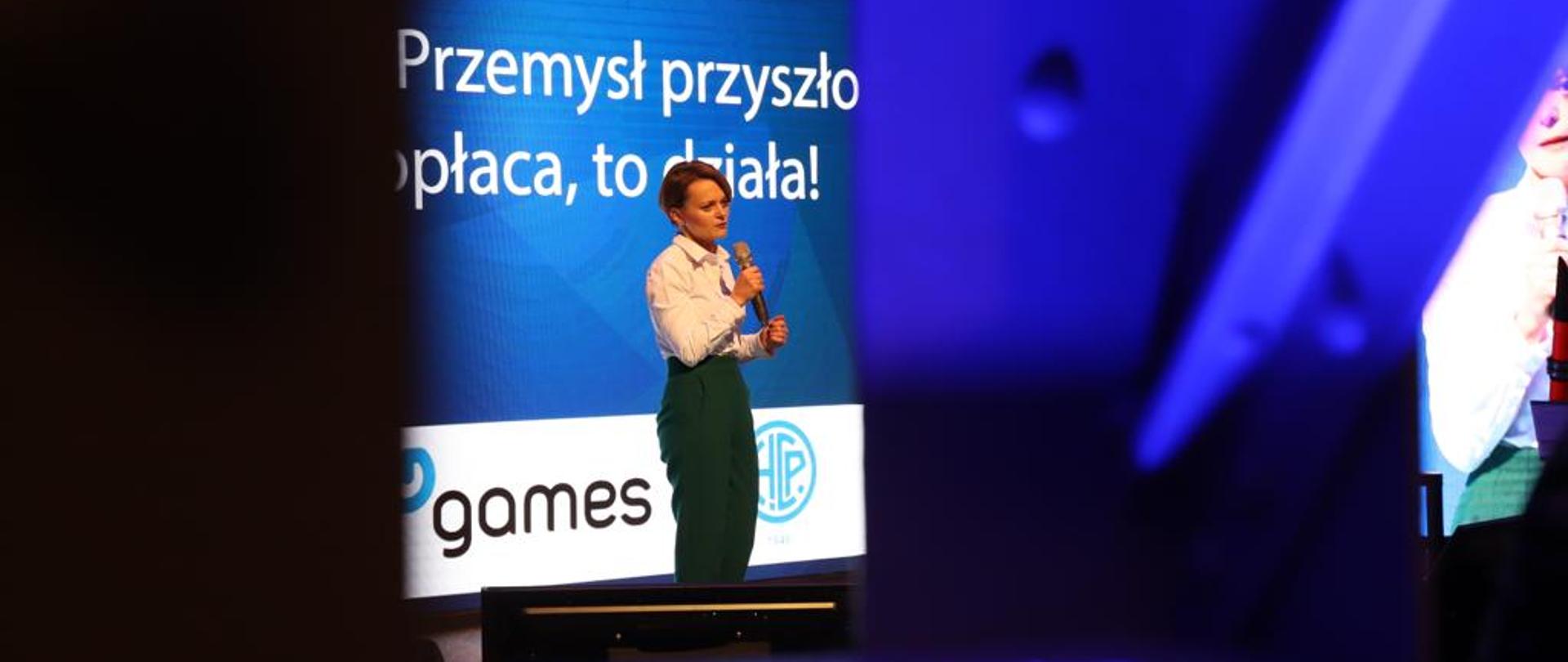 Przemawia minister Jadwiga Emilewicz