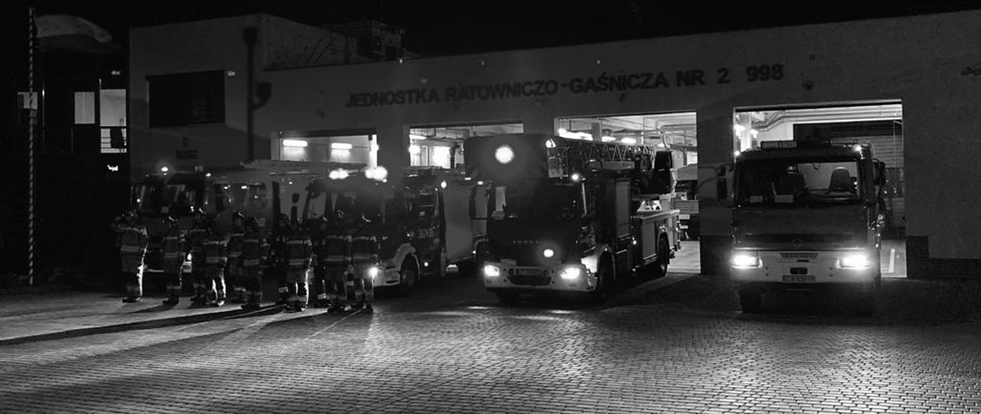 Włocławscy strażacy oddali hołd druhom, którzy zginęli w tragicznym wypadku w m. Czernikowo, pow. toruński