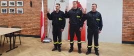 Uroczyste ślubowanie strażaków.