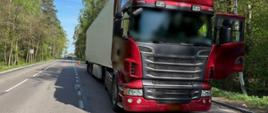 Gracki zestaw ciężarowy, zatrzymany przez inspektorów mazowieckiej Inspekcji Transportu Drogowego na krajowej „dwójce”, w pobliżu Łosic.