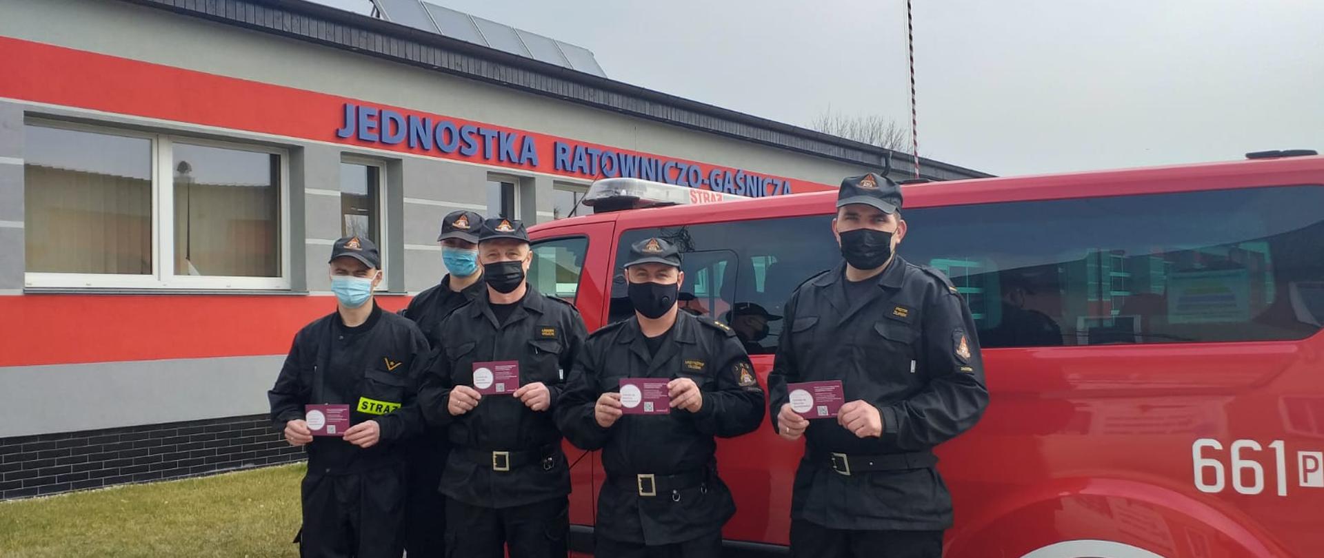 Funkcjonariusze ze Złotowa przyjęli pierwszą dawkę szczepionki