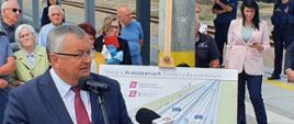 Minister infrastruktury Andrzej Adamczyk uczestniczył w konferencji na stacji kolejowej w Krzeszowicach