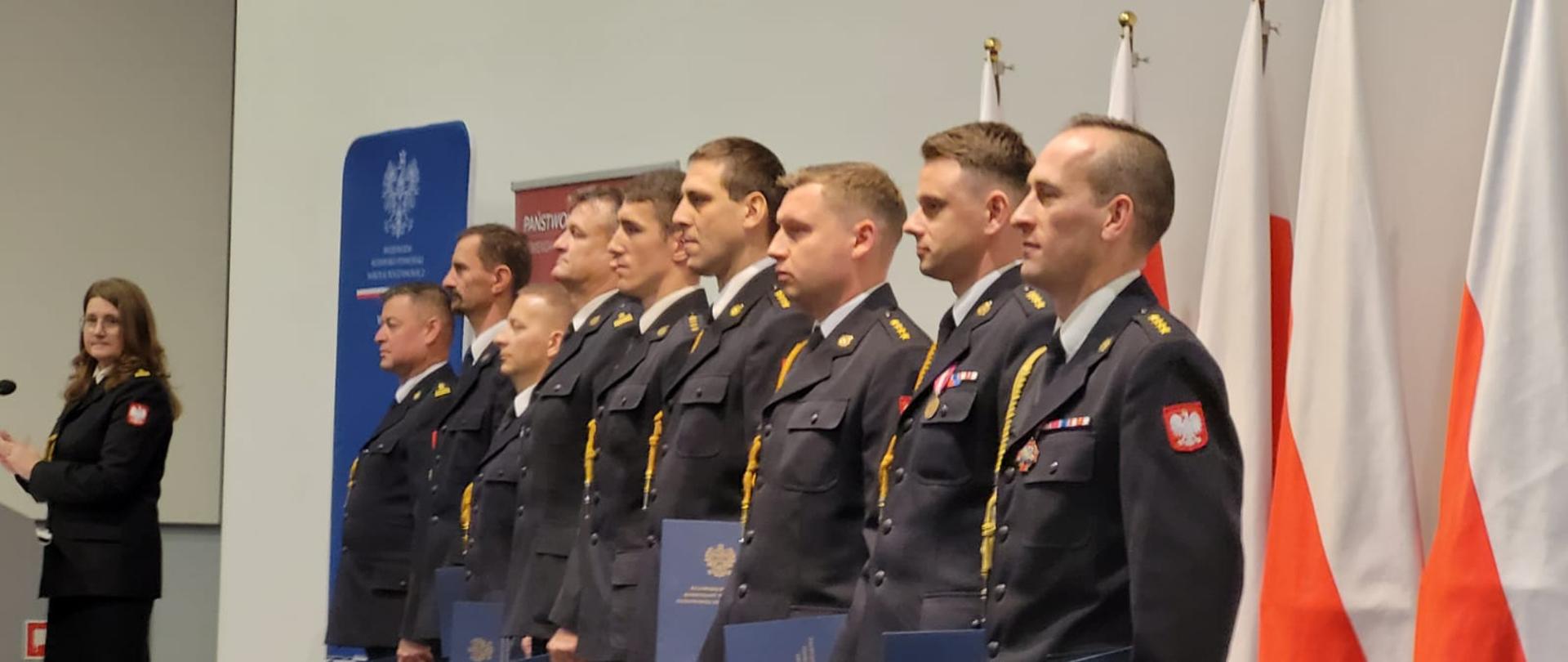 Uroczysta zbiórka z okazji 104 rocznicy odzyskania niepodległości.