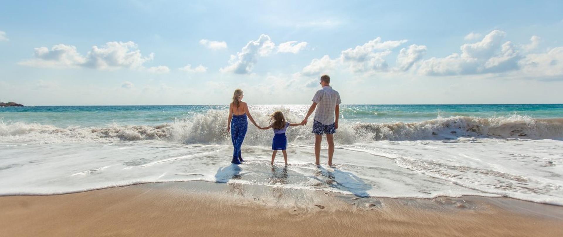 beach-1867271_1920-1140x520