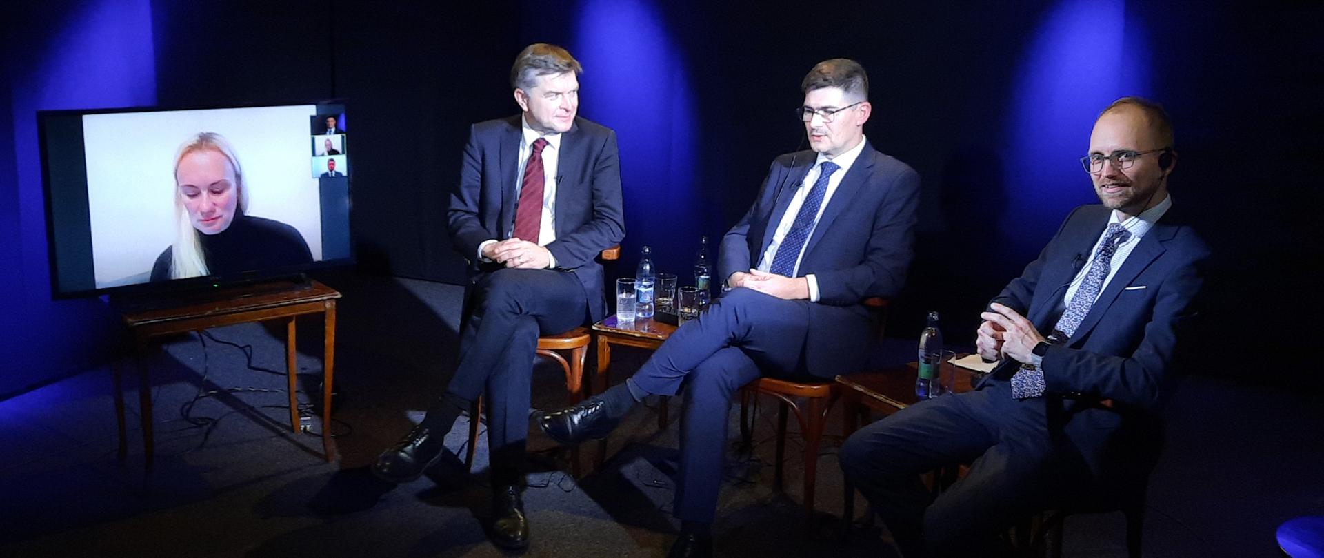 Dyskusja o Inicjatywie Trójmorza - relacja Pod lampou. Z lewej: Marína Galisová, Grzegorz Górny, Paweł Kotowski, Martin Polónyi
